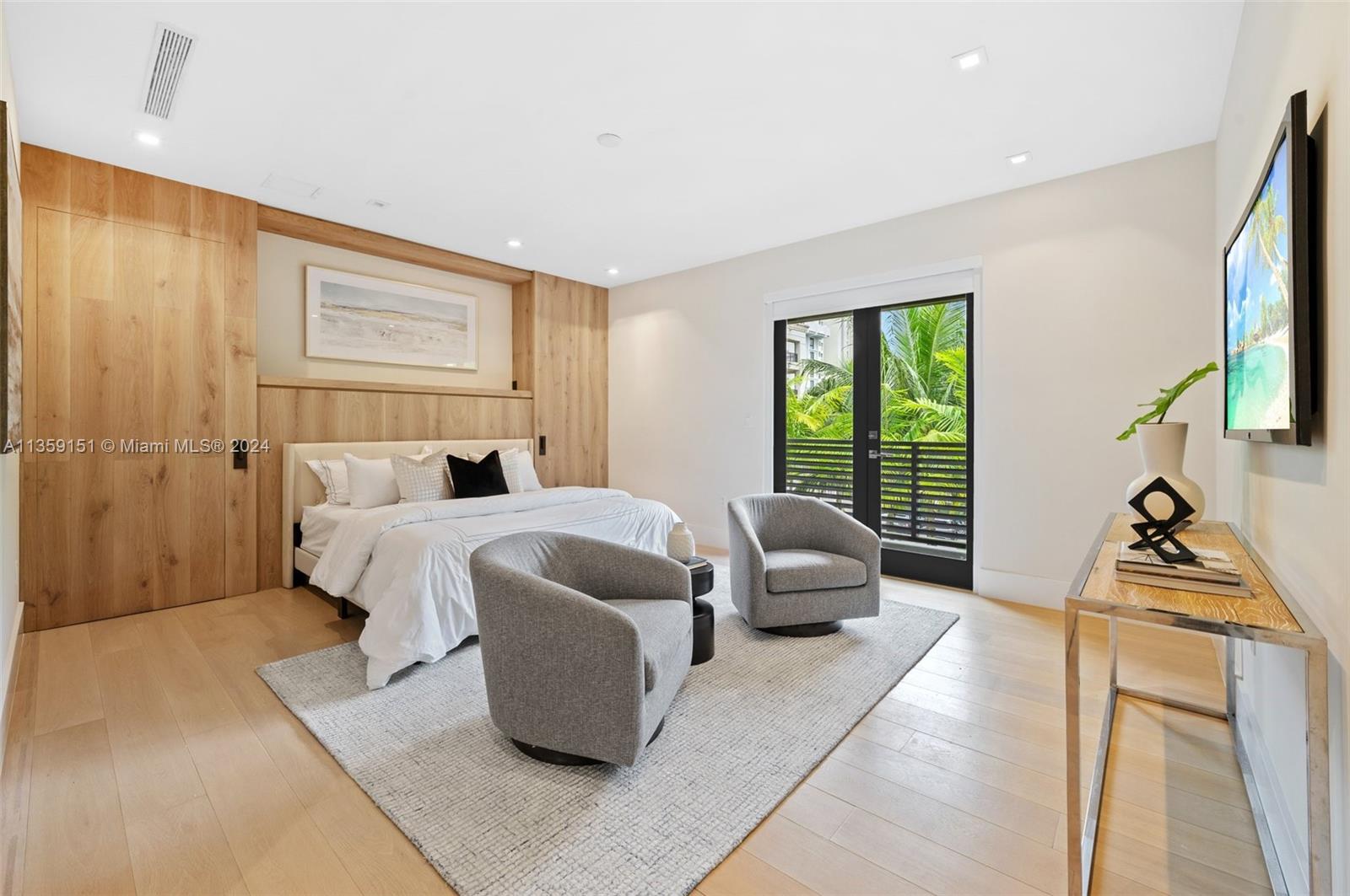 RESIDENCES AT VIZCAYA - Residential