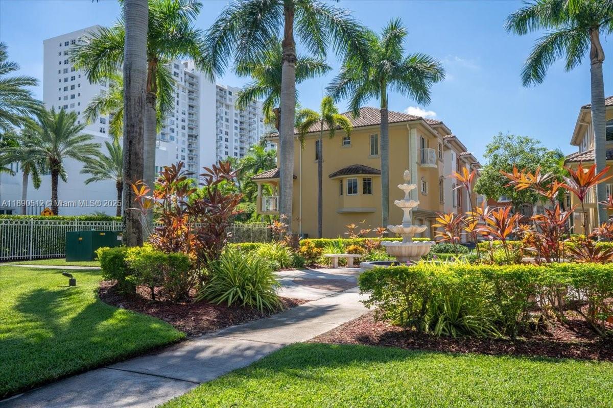 MERCO AT AVENTURA - Residential Lease