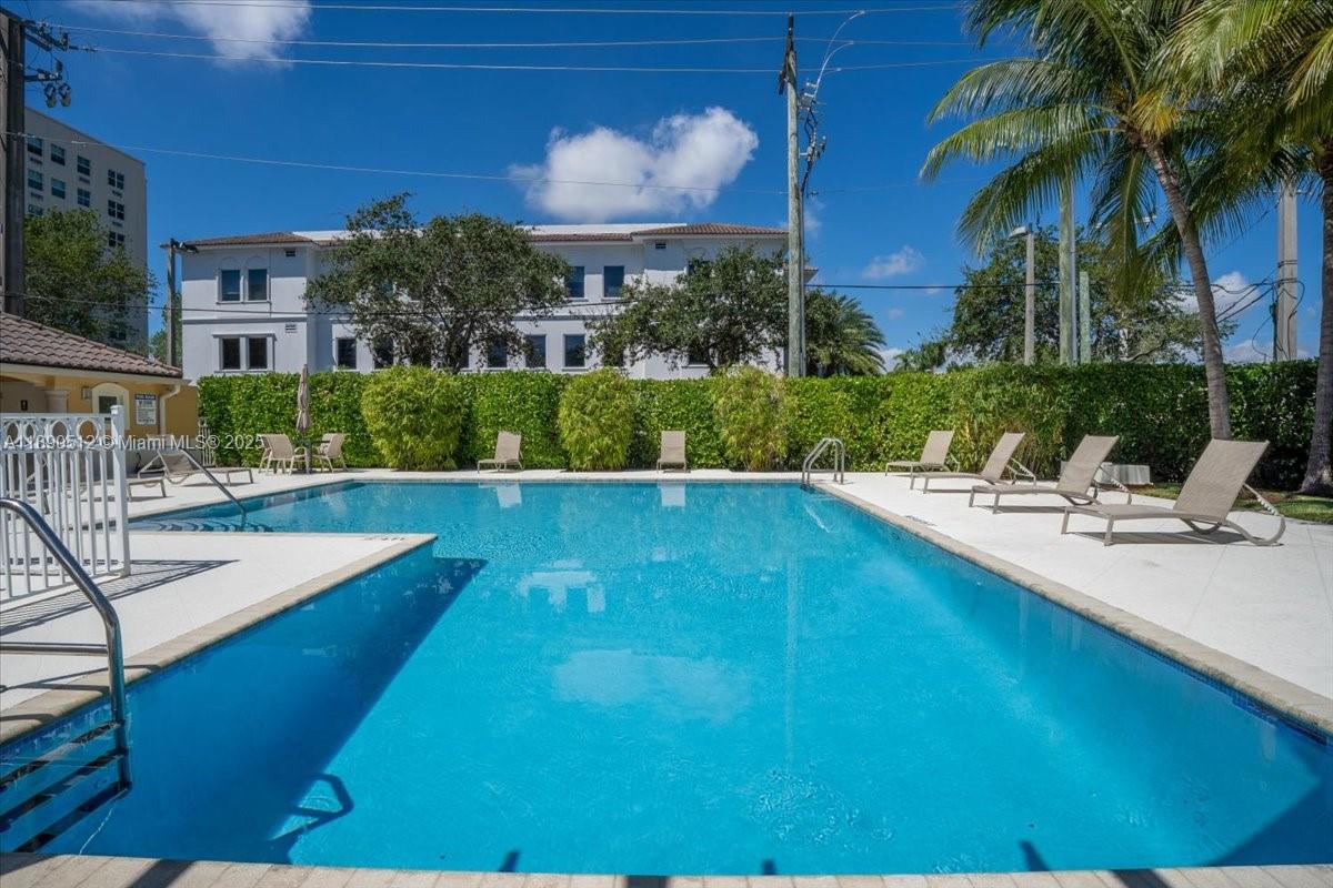 MERCO AT AVENTURA - Residential Lease