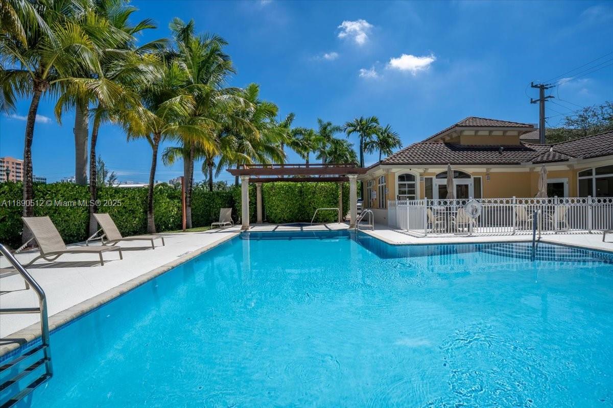 MERCO AT AVENTURA - Residential Lease