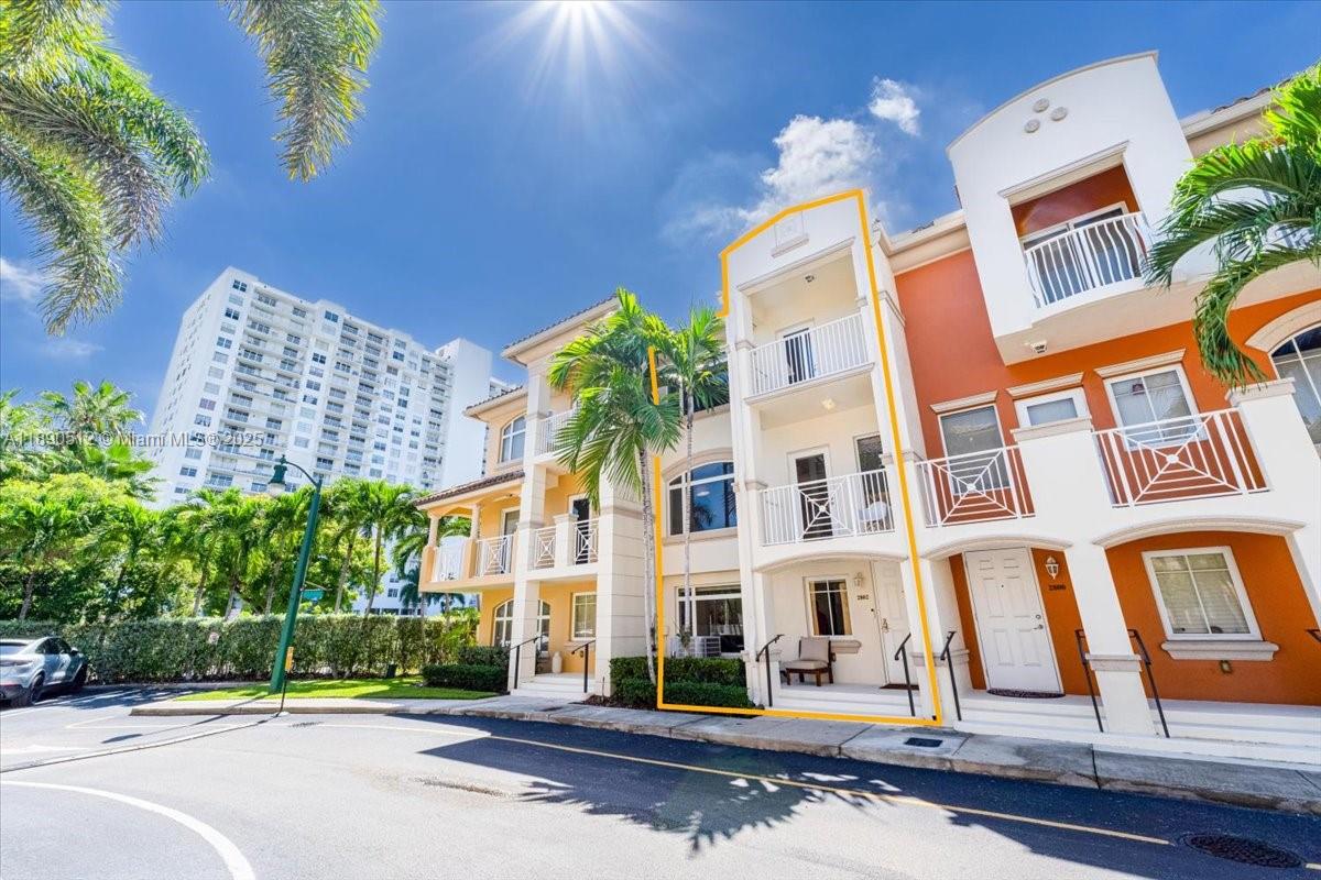 MERCO AT AVENTURA - Residential Lease