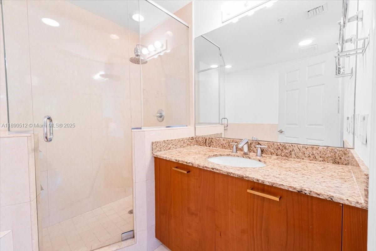 MERCO AT AVENTURA - Residential Lease