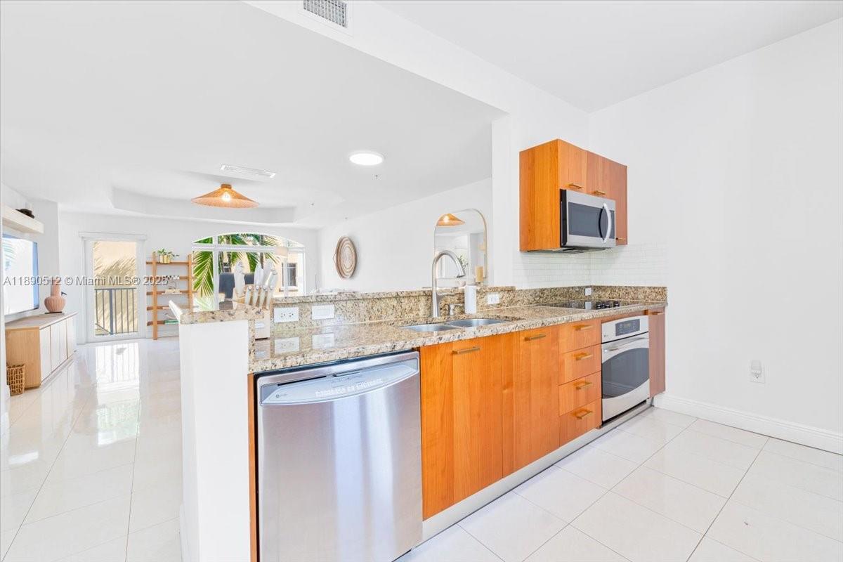MERCO AT AVENTURA - Residential Lease