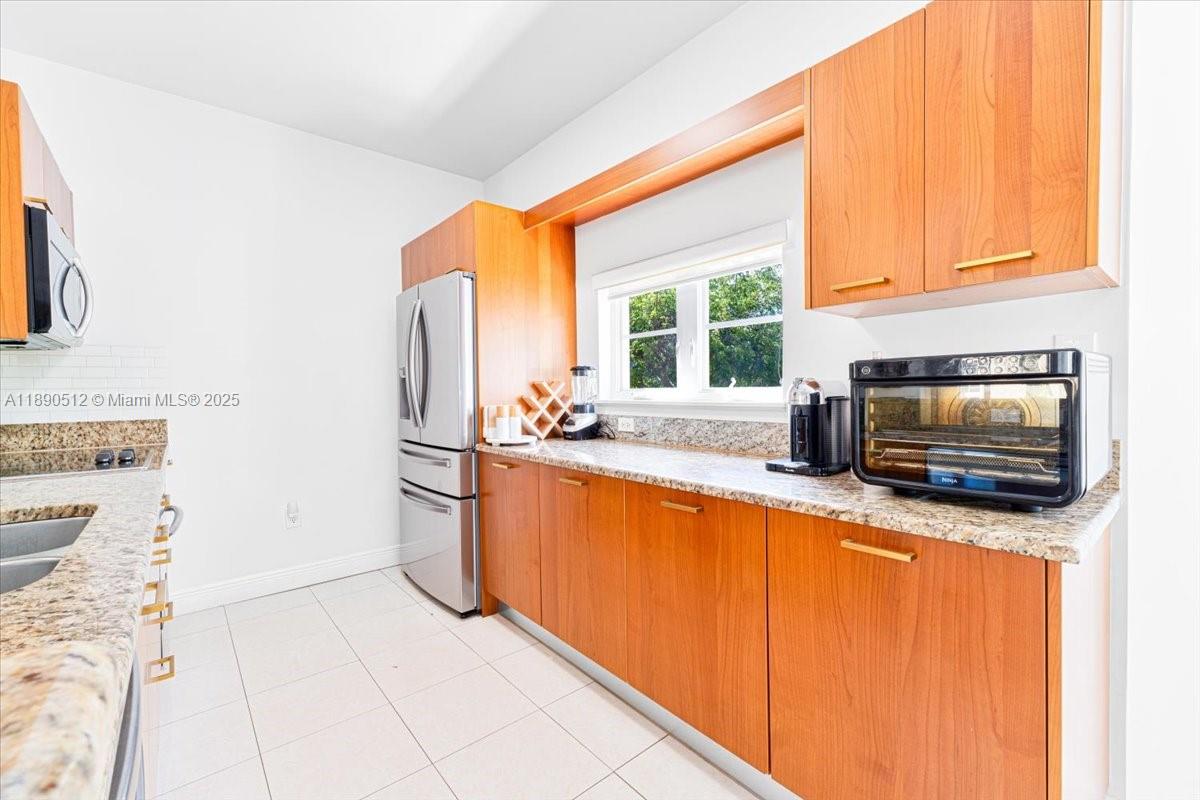 MERCO AT AVENTURA - Residential Lease