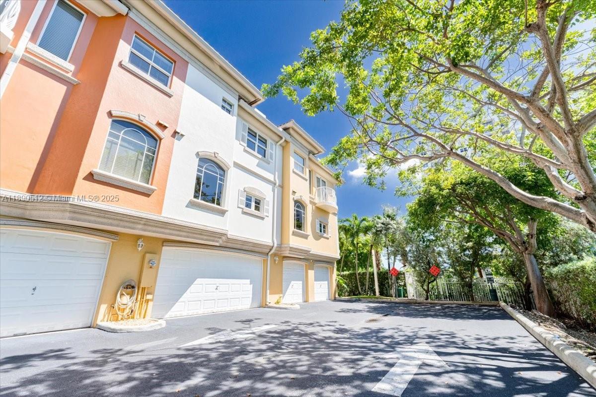 MERCO AT AVENTURA - Residential Lease