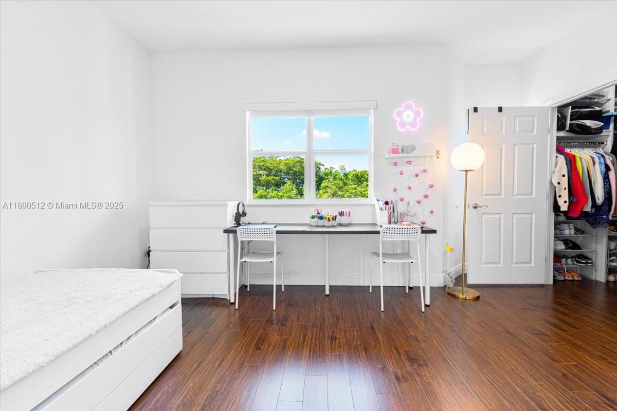 MERCO AT AVENTURA - Residential Lease