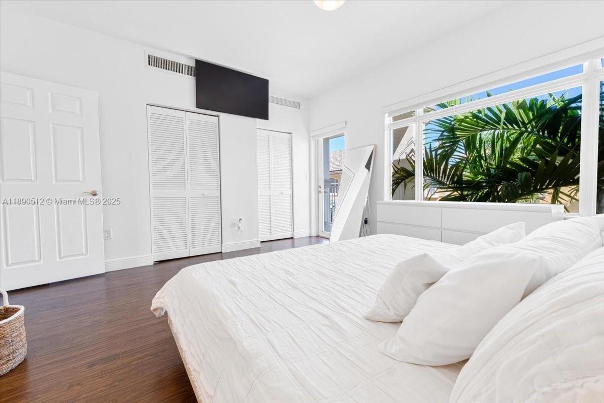 MERCO AT AVENTURA - Residential Lease