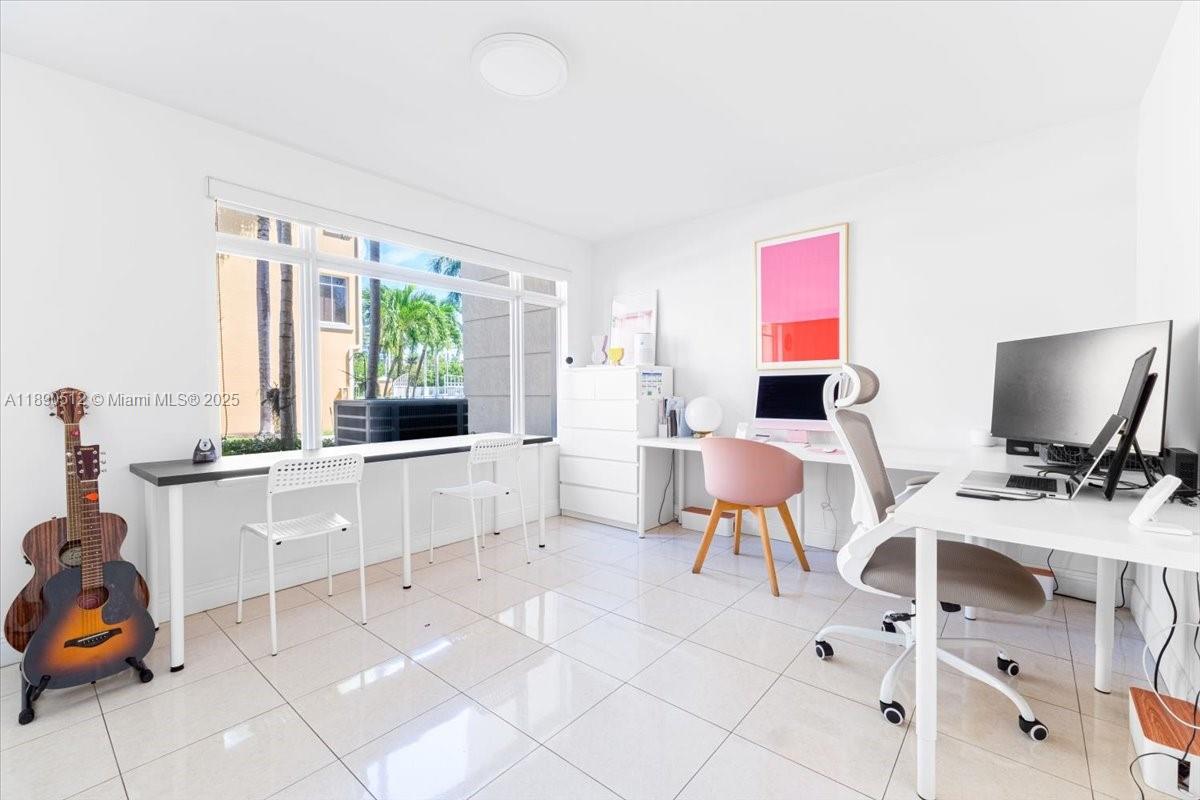 MERCO AT AVENTURA - Residential Lease
