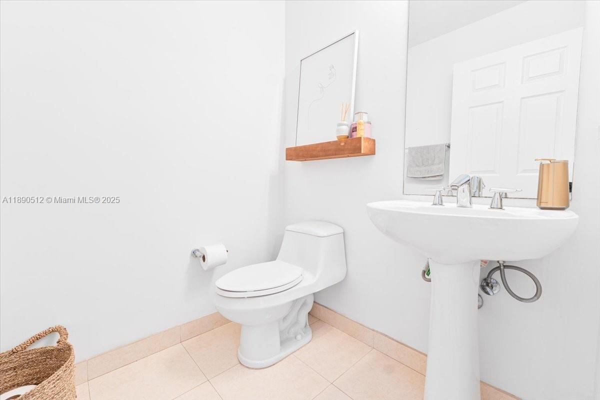 MERCO AT AVENTURA - Residential Lease