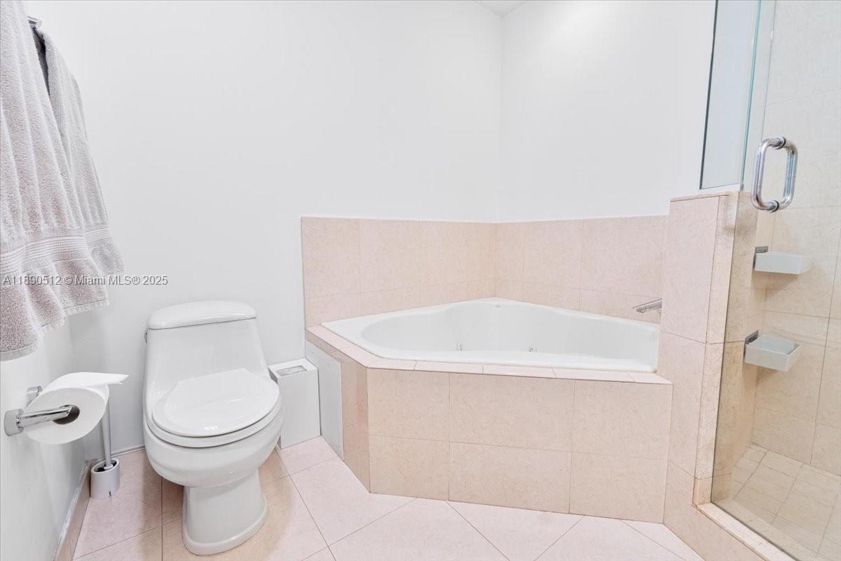 MERCO AT AVENTURA - Residential Lease