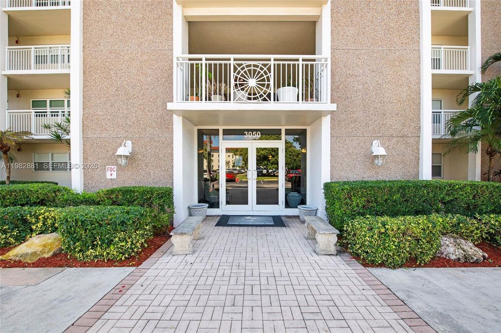 Photo of 3050 NE 48th Ct #401, Lighthouse Point, FL 33064 (MLS # A11982881)