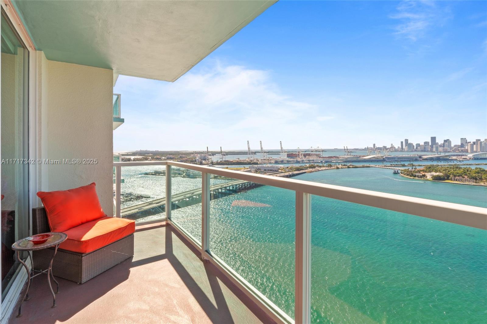 650 West Ave 2907
