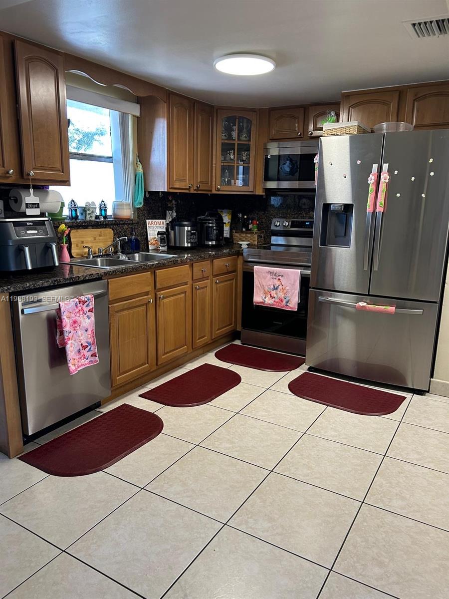 The Beach Club - Residential Lease