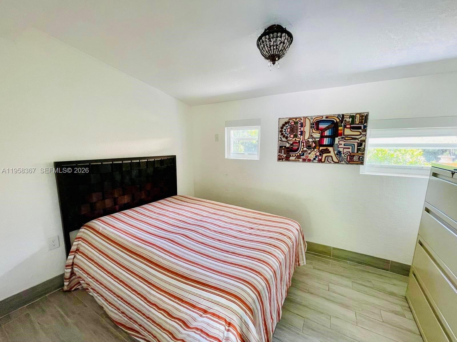 TOWN & RANCH ESTS - Residential Lease