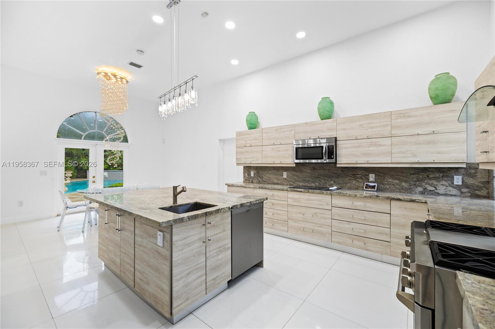 TOWN & RANCH ESTS - Residential Lease