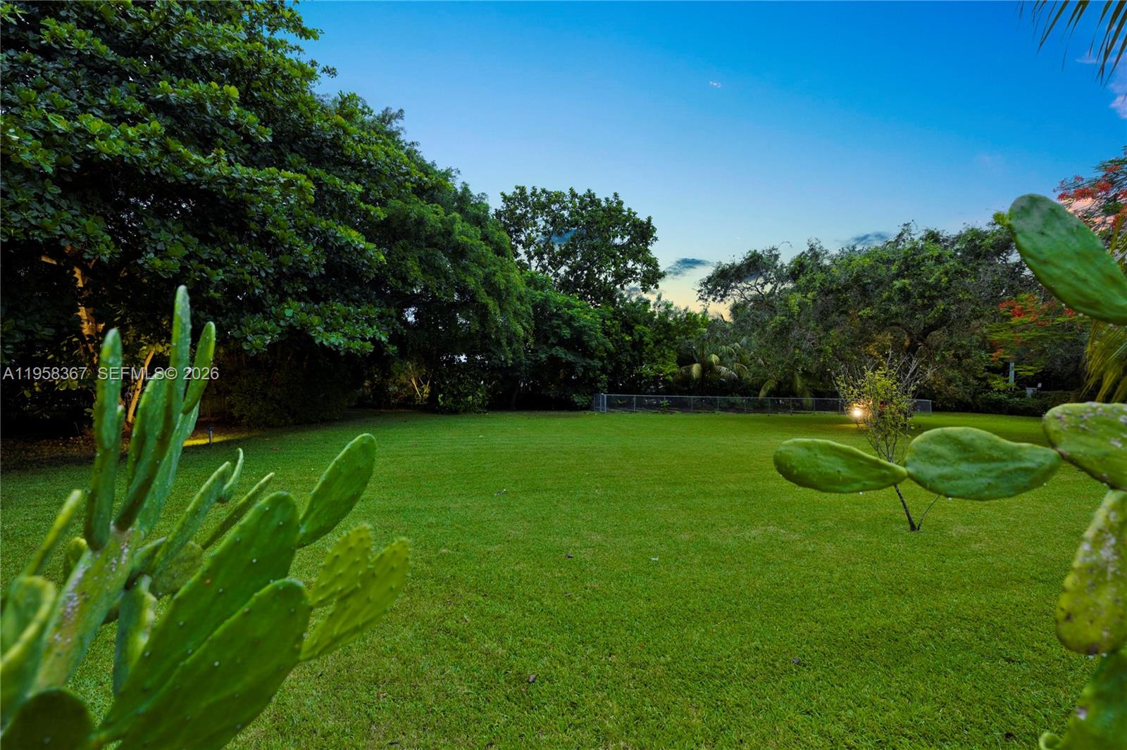 TOWN & RANCH ESTS - Residential Lease