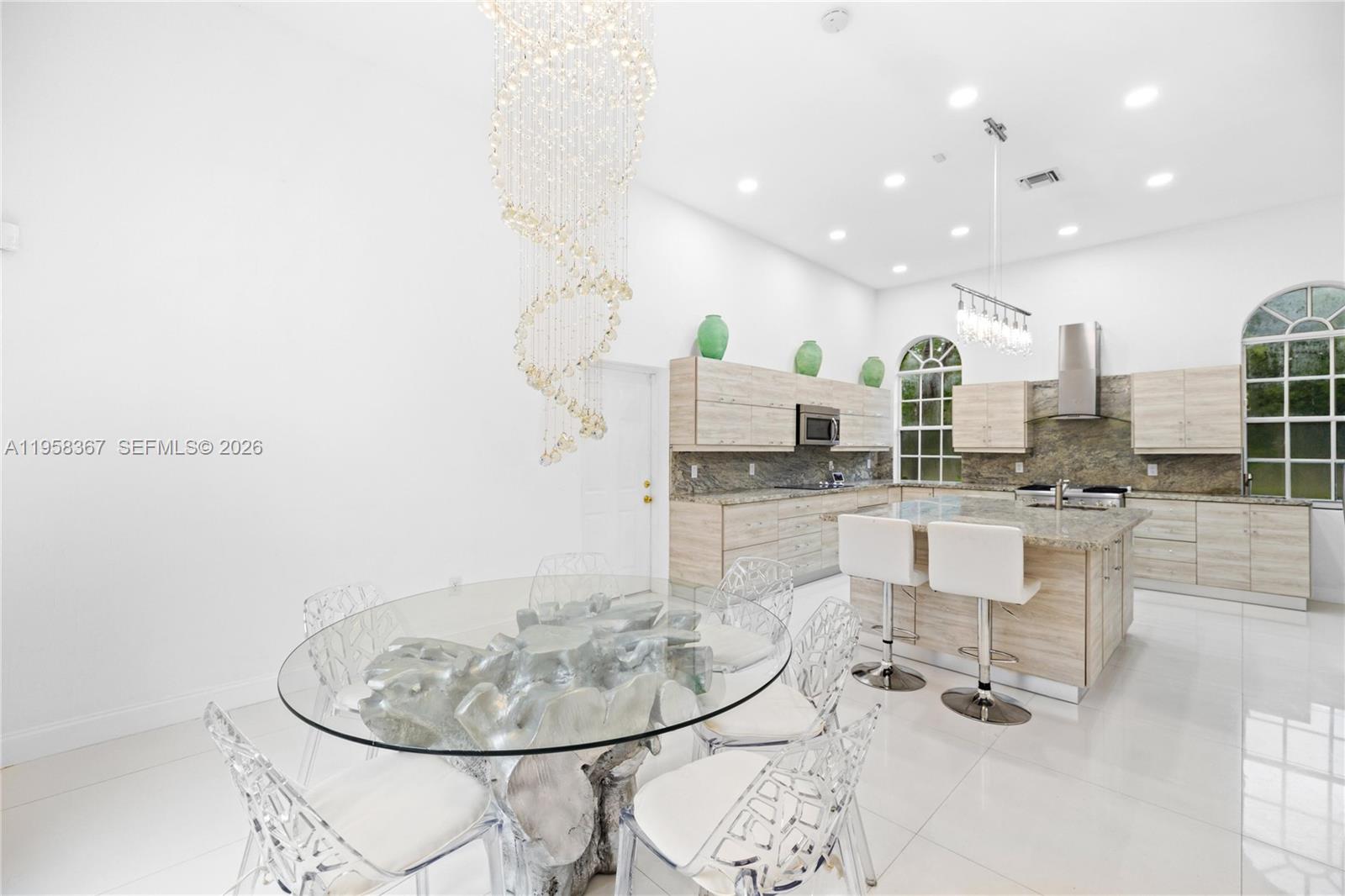 TOWN & RANCH ESTS - Residential Lease