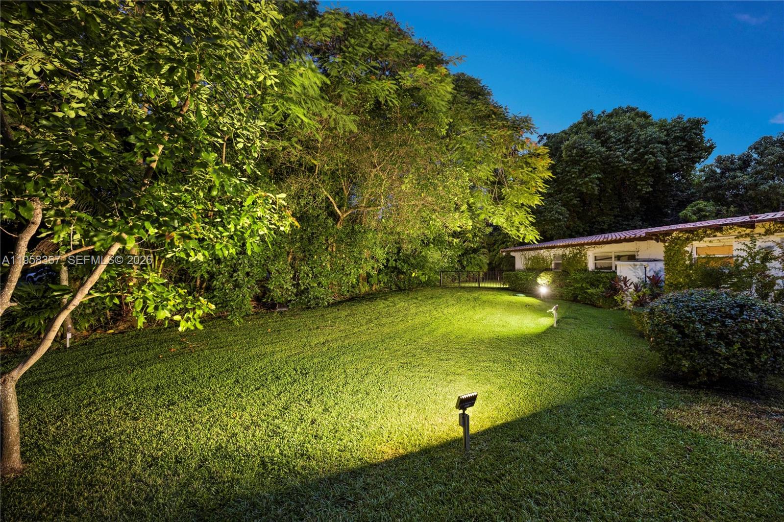 TOWN & RANCH ESTS - Residential Lease