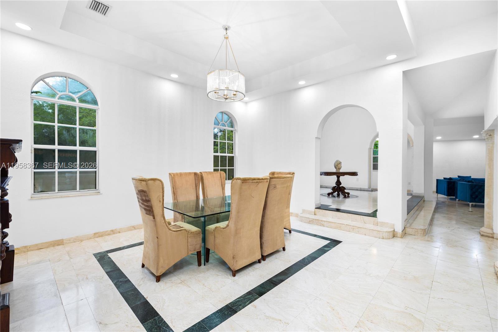 TOWN & RANCH ESTS - Residential Lease