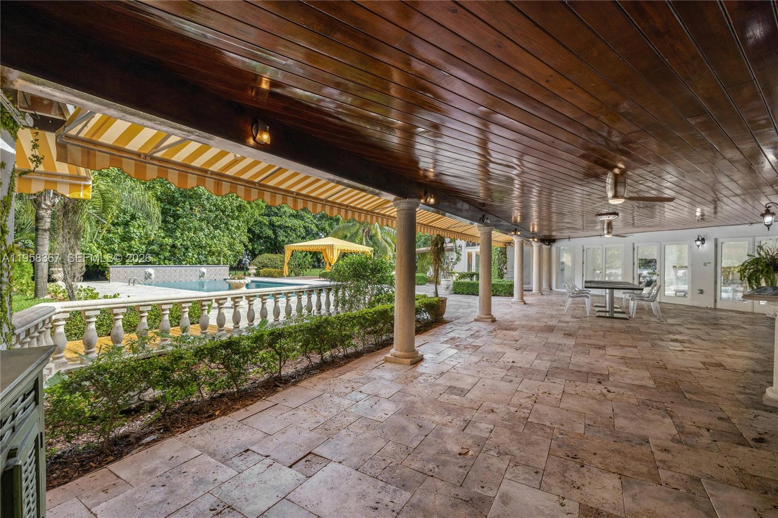 TOWN & RANCH ESTS - Residential Lease