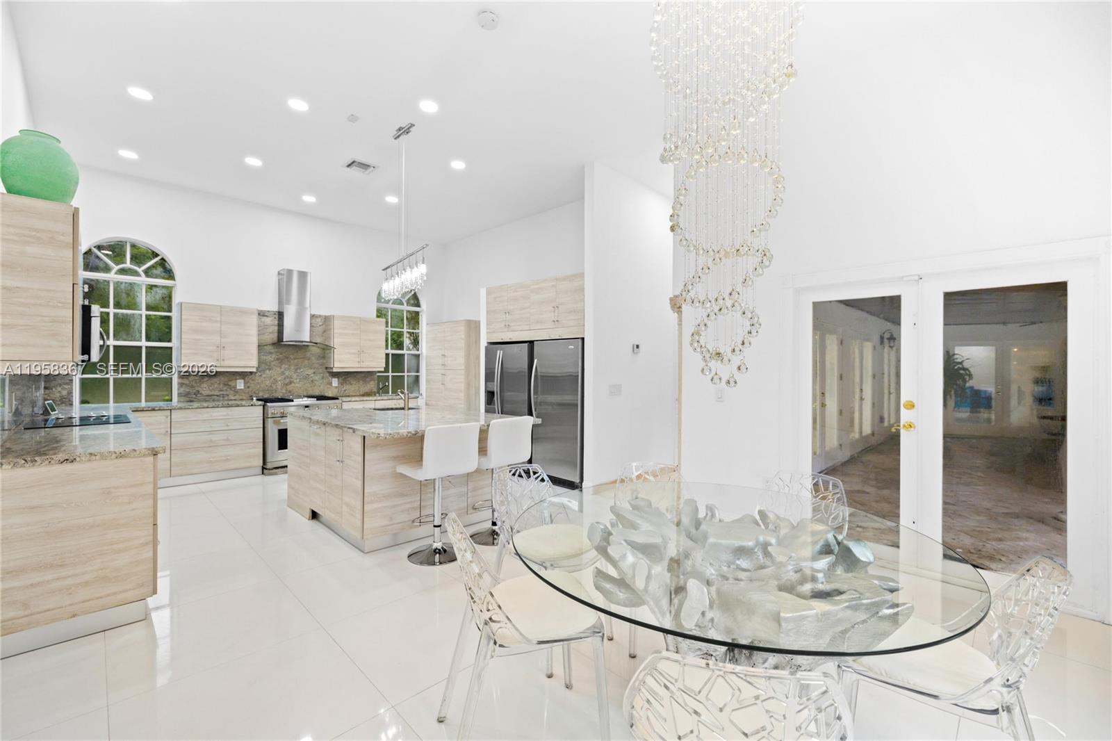 TOWN & RANCH ESTS - Residential Lease