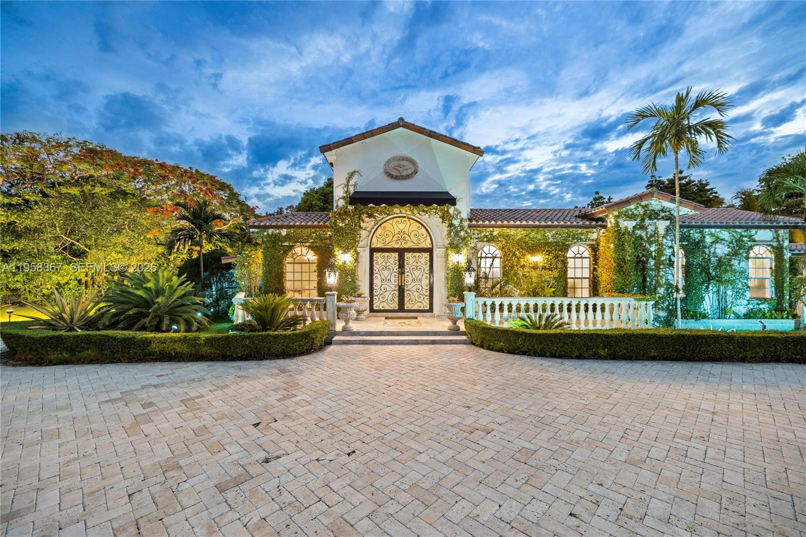 TOWN & RANCH ESTS - Residential Lease