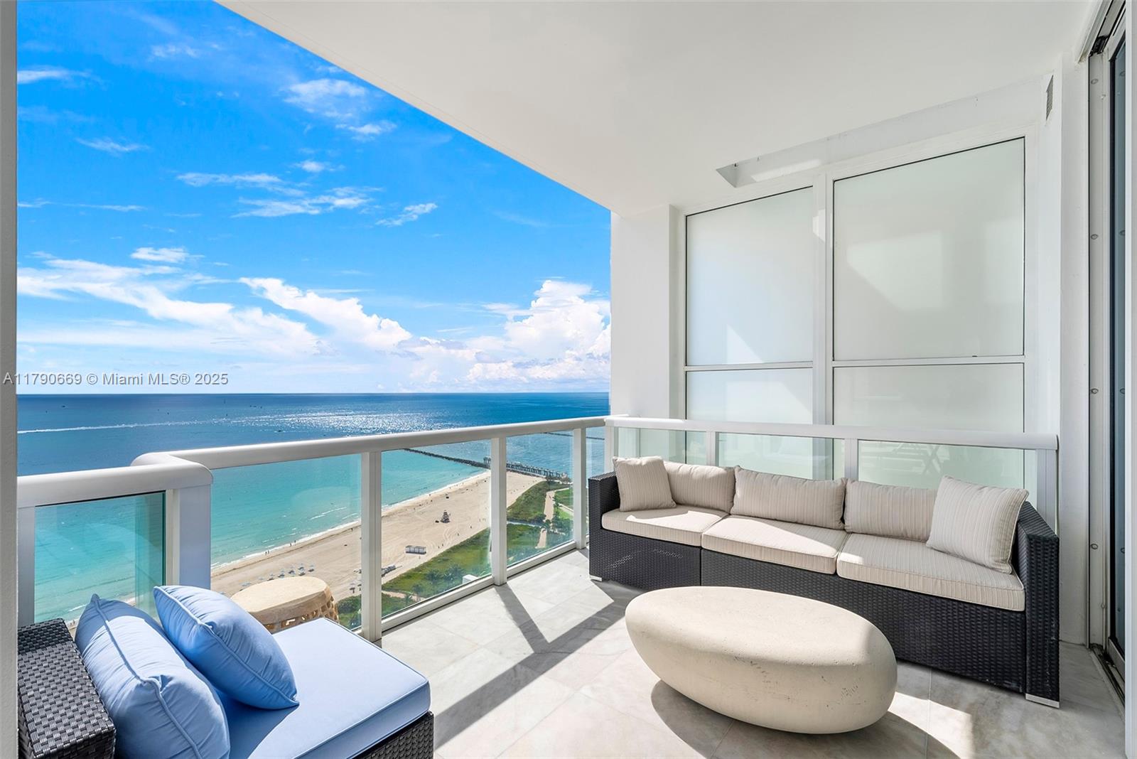 CONTINUUM ON SOUTH BEACH - Residential
