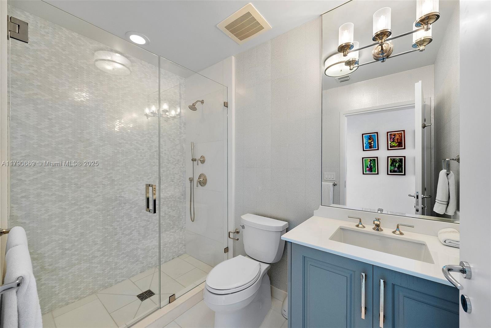 CONTINUUM ON SOUTH BEACH - Residential