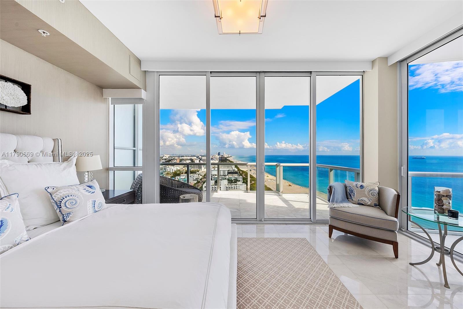 CONTINUUM ON SOUTH BEACH - Residential