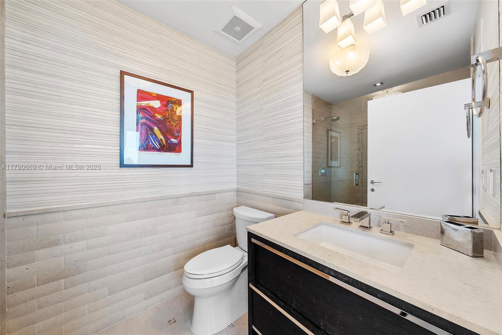 CONTINUUM ON SOUTH BEACH - Residential