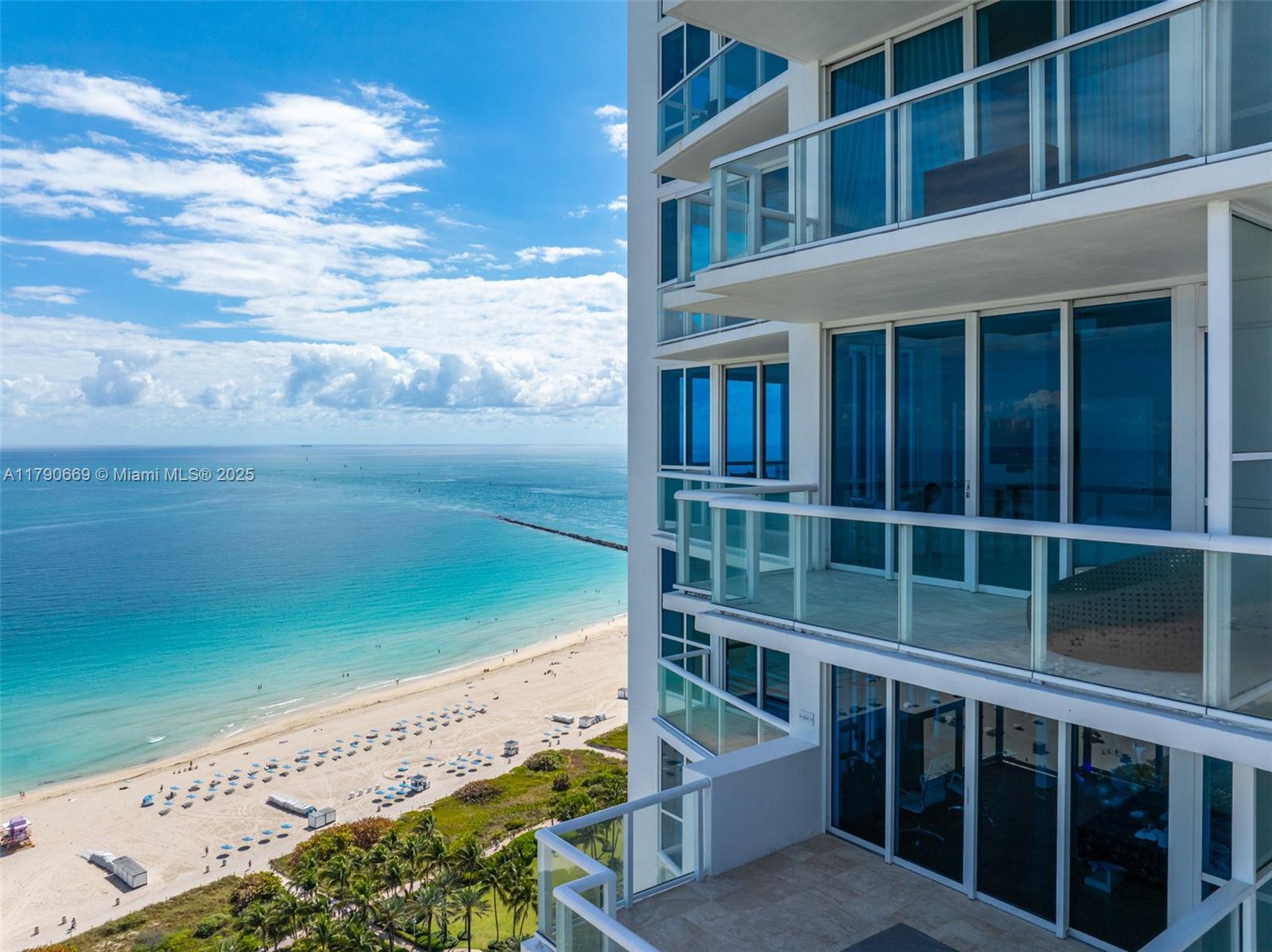 CONTINUUM ON SOUTH BEACH - Residential