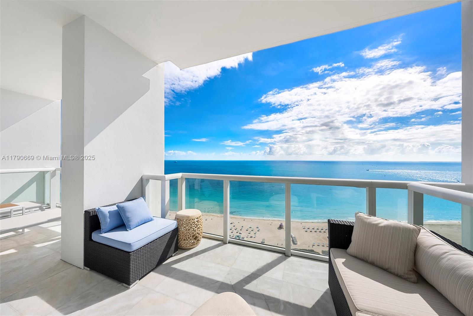 CONTINUUM ON SOUTH BEACH - Residential