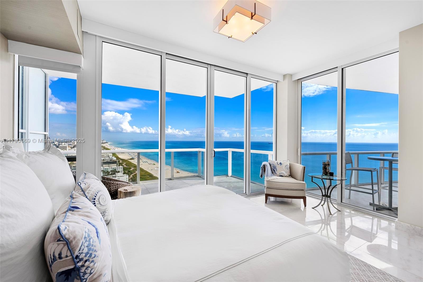 CONTINUUM ON SOUTH BEACH - Residential