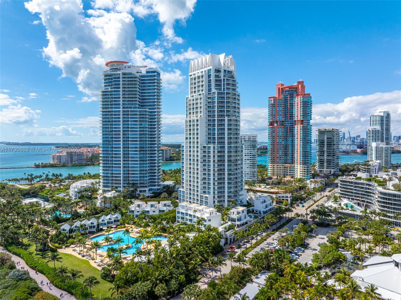 CONTINUUM ON SOUTH BEACH - Residential