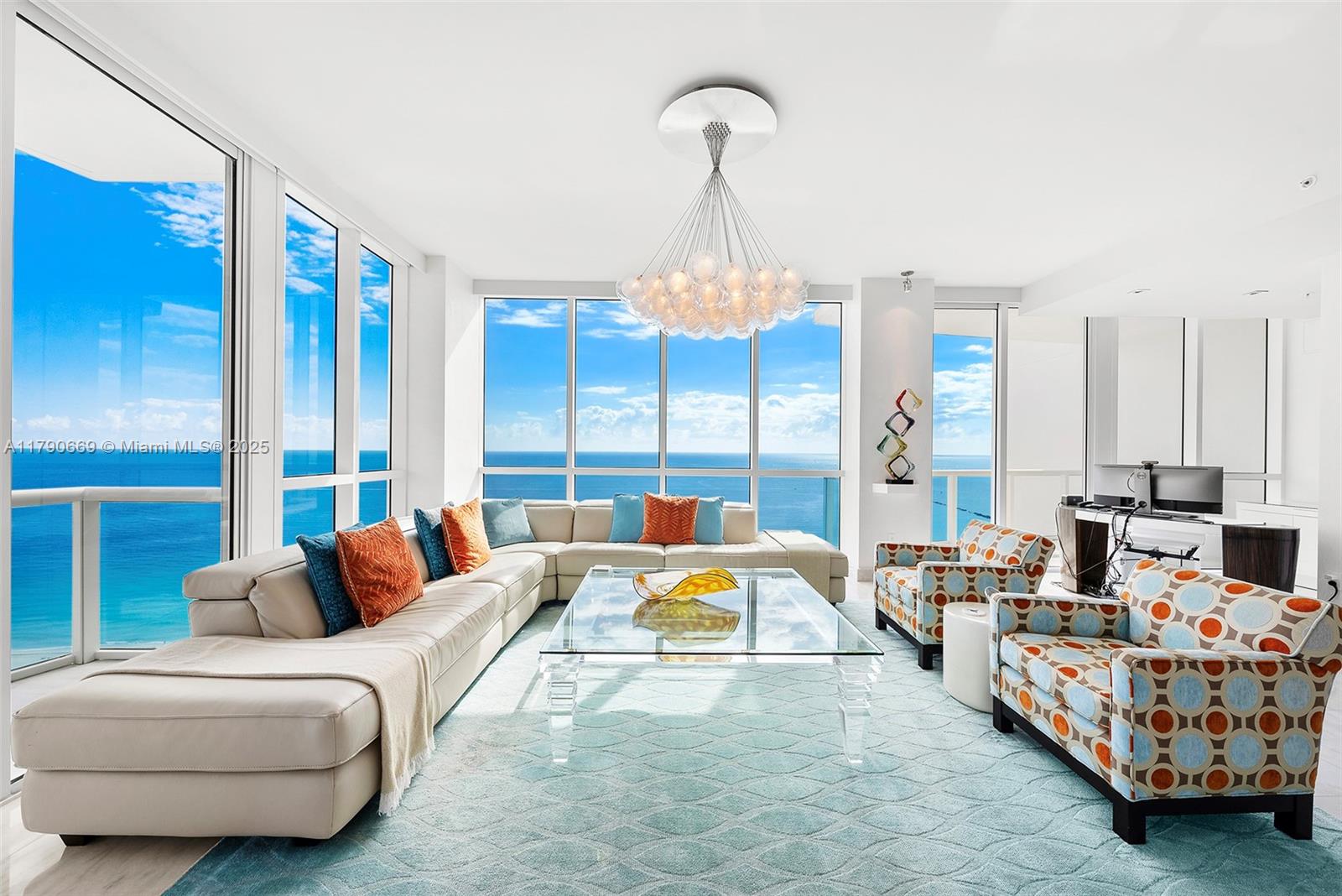 50 S Pointe Dr 2801