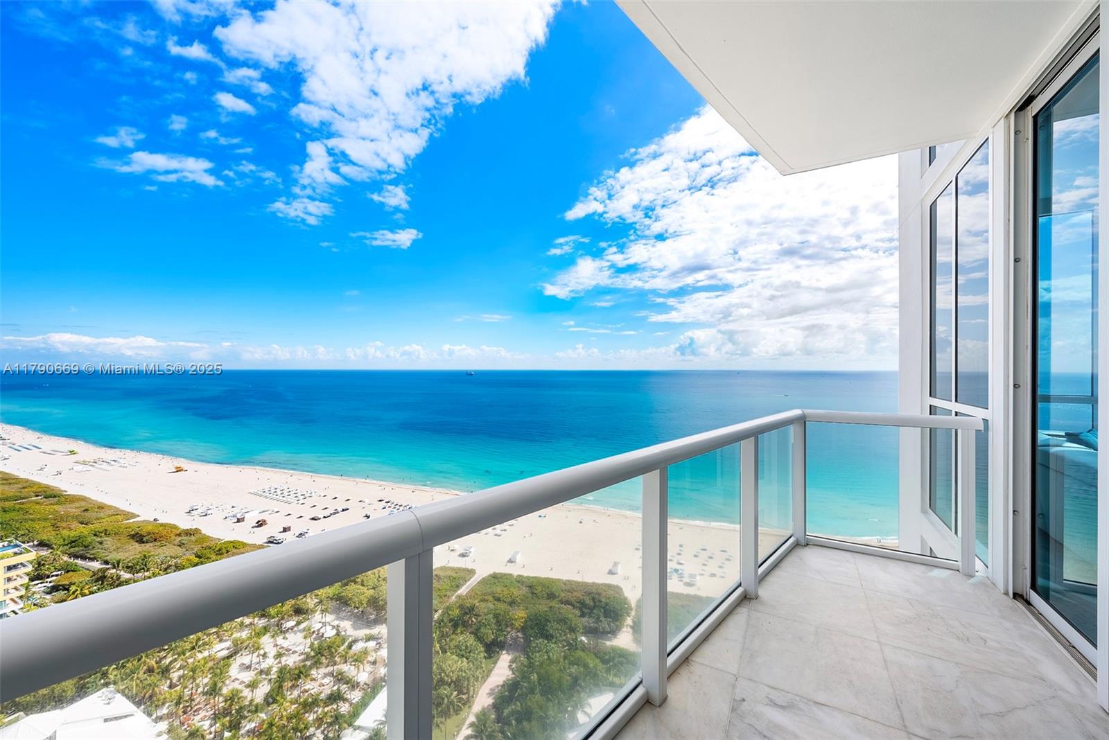 CONTINUUM ON SOUTH BEACH - Residential