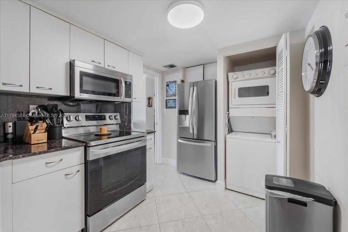 SKY HARBOUR EAST CONDO - Residential