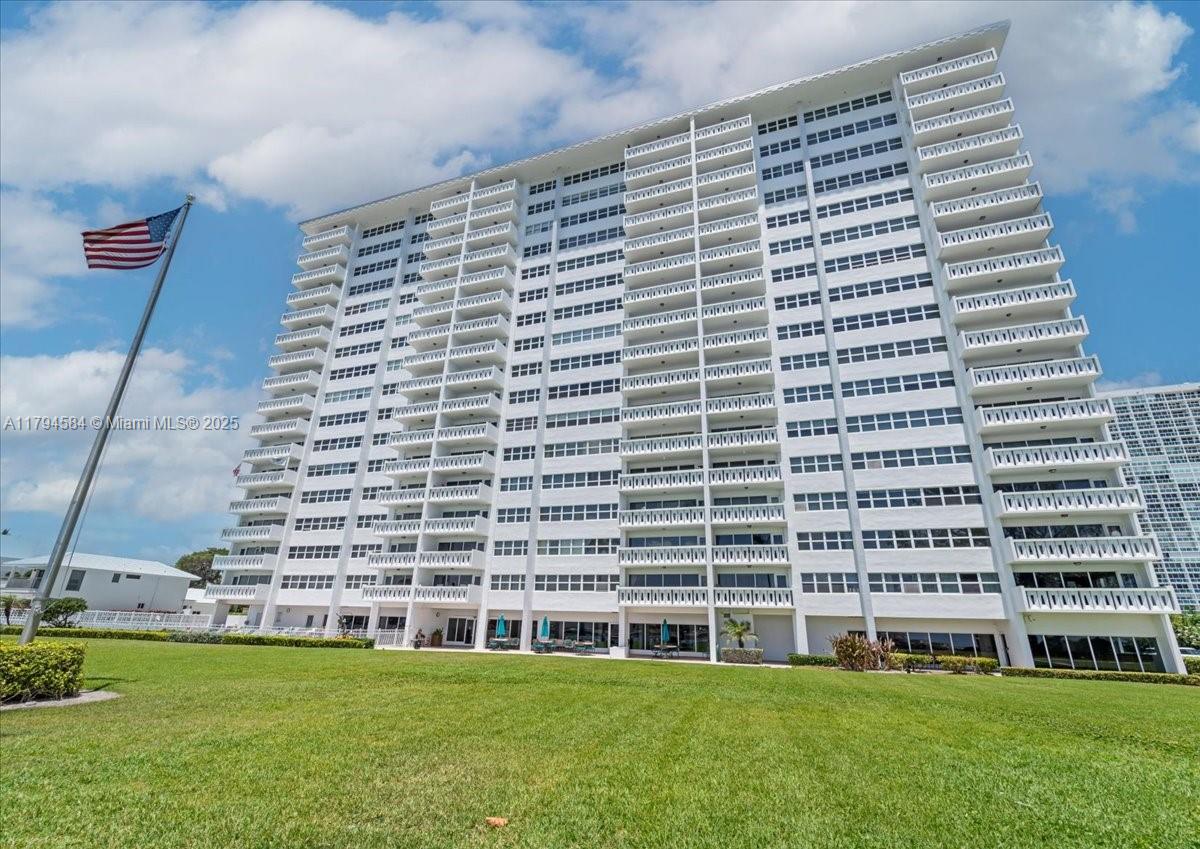 SKY HARBOUR EAST CONDO - Residential