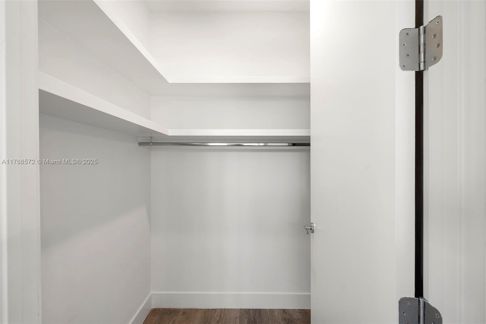 ICON CONDO - Residential