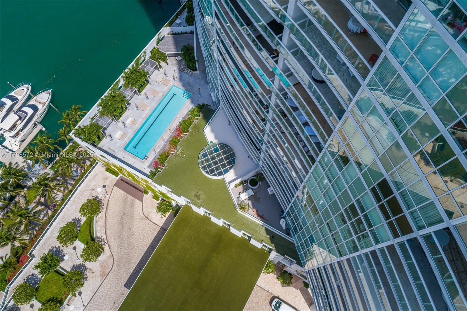 ICON CONDO - Residential