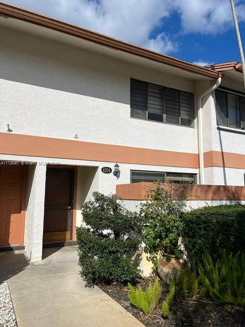 Rental Property at 4204 Sw 70th Ter 4204, Davie, Broward County, Florida - Bedrooms: 2 
Bathrooms: 2  - $2,500 MO.