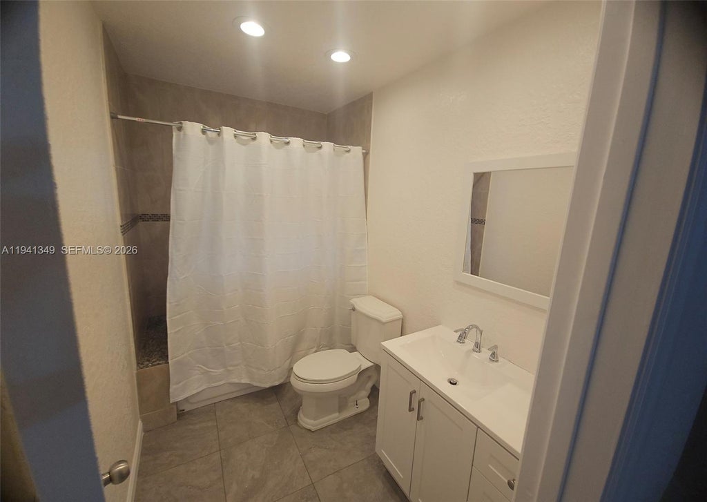 Photo of 335 SW 18th Ave #Main, Fort Lauderdale, FL 33312 (MLS # A11941349)