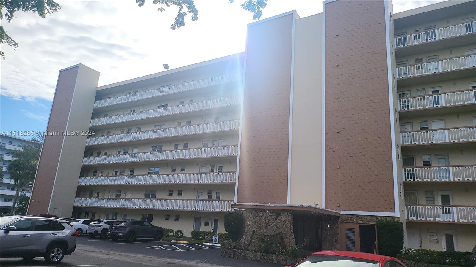 MEADOWBROOK CONDO APTS BL - Residential Lease