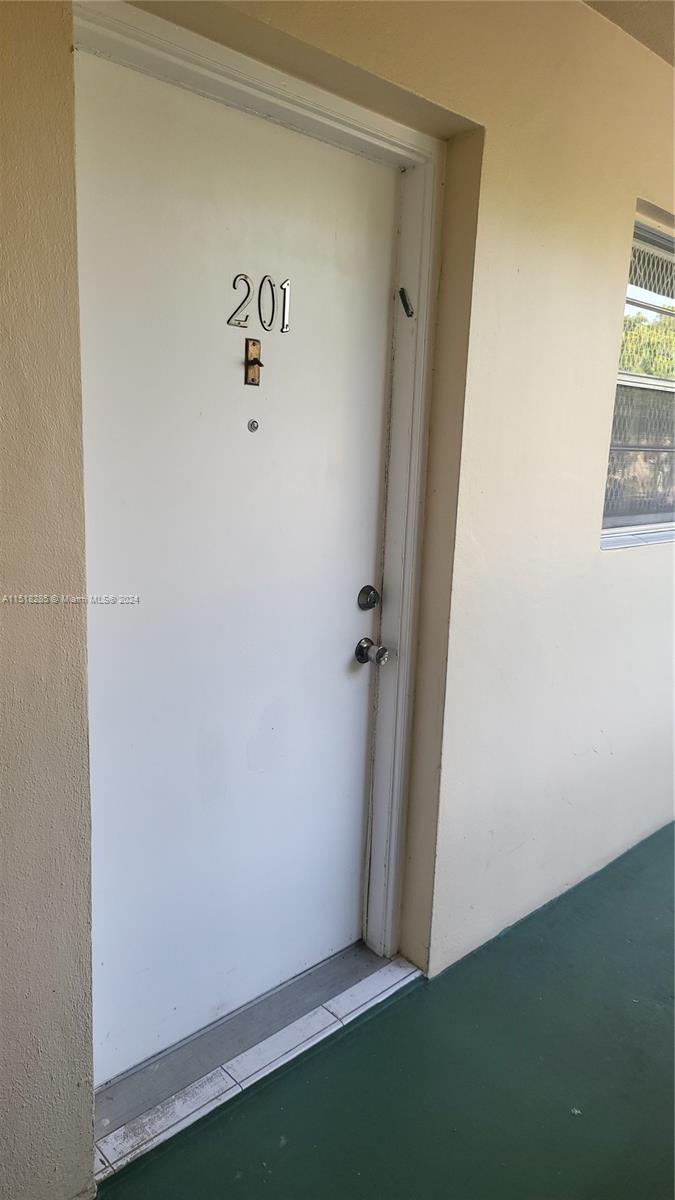 MEADOWBROOK CONDO APTS BL - Residential Lease