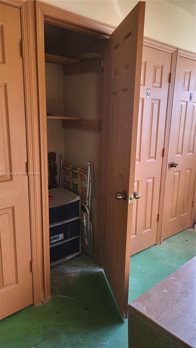 MEADOWBROOK CONDO APTS BL - Residential Lease