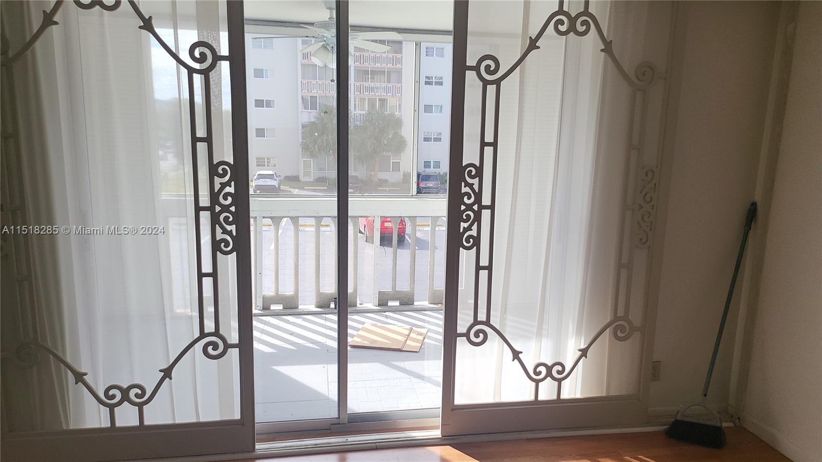 MEADOWBROOK CONDO APTS BL - Residential Lease