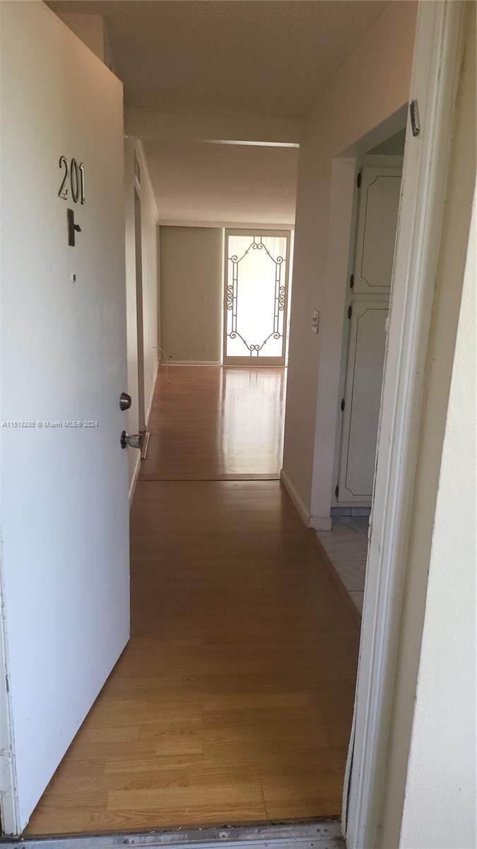 MEADOWBROOK CONDO APTS BL - Residential Lease