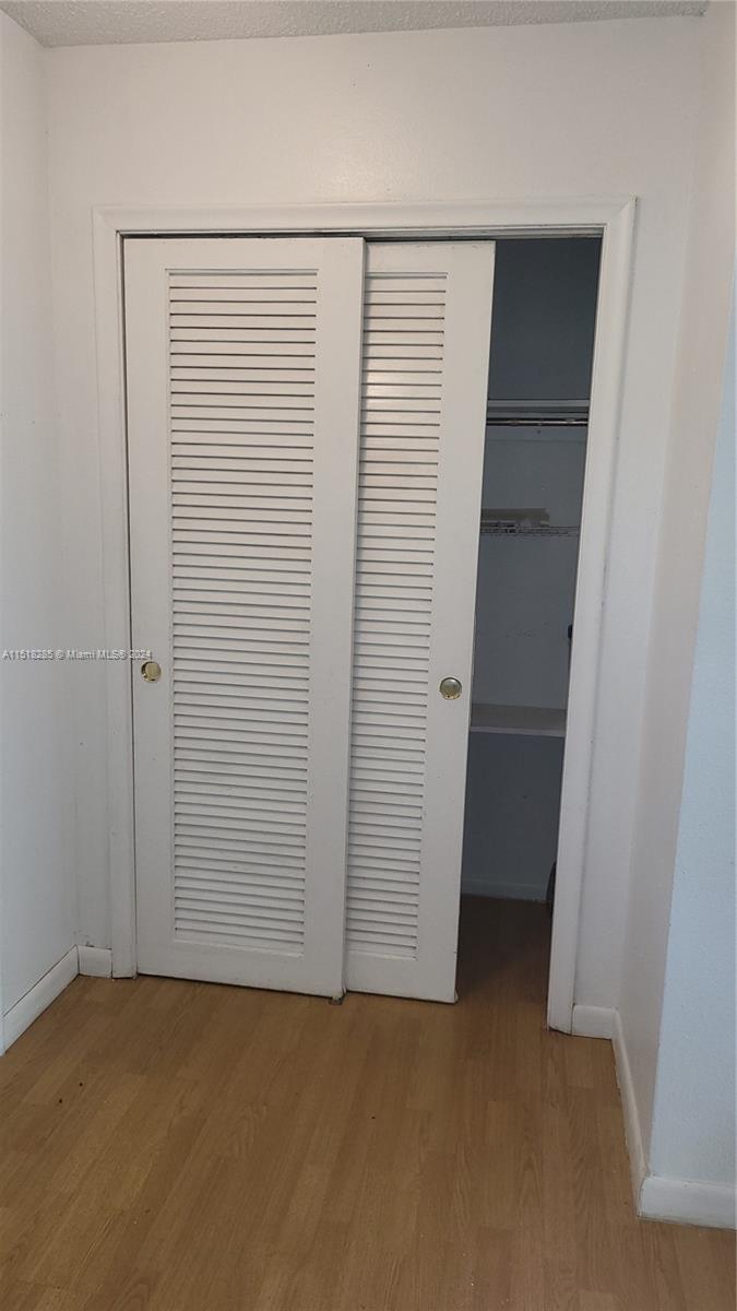 MEADOWBROOK CONDO APTS BL - Residential Lease