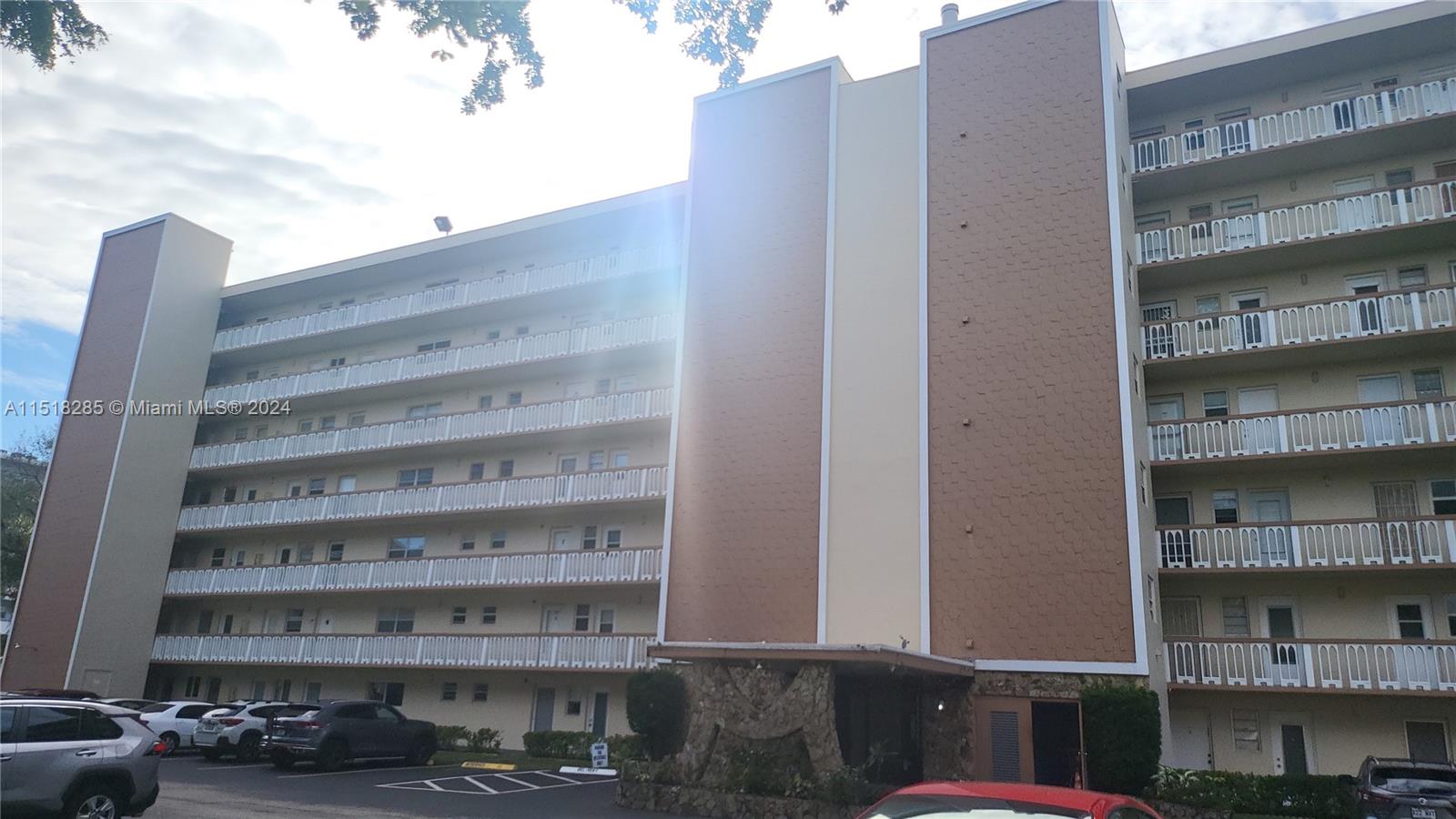 MEADOWBROOK CONDO APTS BL - Residential Lease