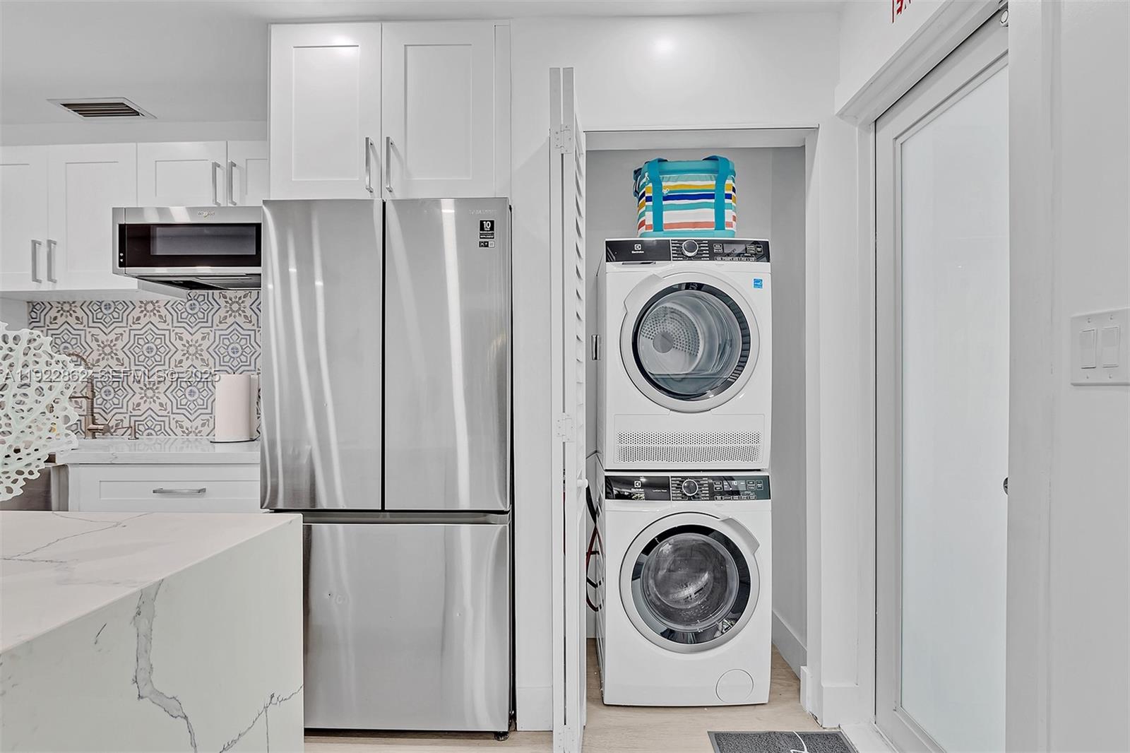 RIVERSIDE PARK - Residential